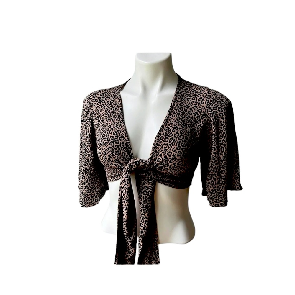 American Eagle leopard tie top